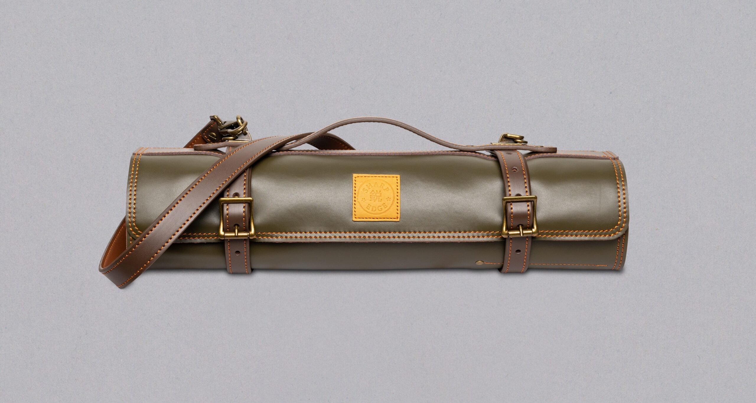SharpEdge Chef's Leather Knife Roll [green] / holds 6 knives — product photo courtesy of SharpEdge